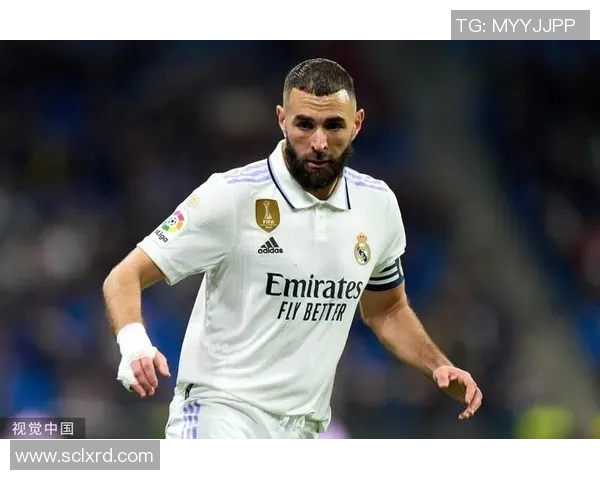 皇家马德里大胜格拉纳达,本泽马梅开二度领跑射手榜 皇家马德里大胜格拉纳达,本泽马梅开二度领跑射手榜